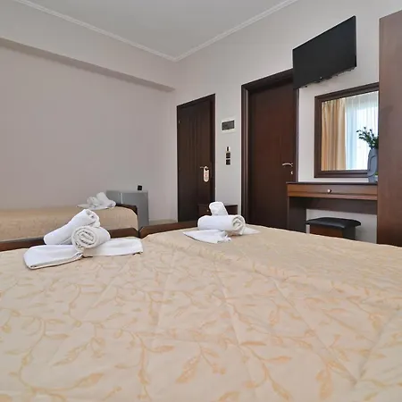 Akrothalassia Hotel 2*