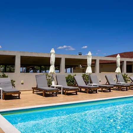 Akrothalassia Hotel 2*