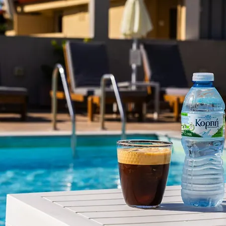 Akrothalassia فندق ليبتوكاريا