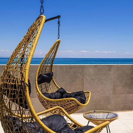 فندق Akrothalassia 2*