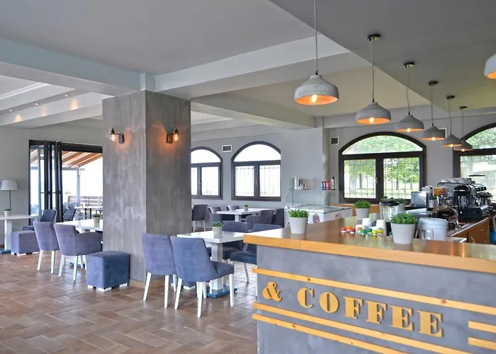 Akrothalassia Hotel 2*