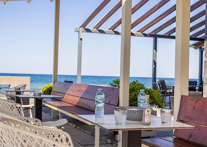 Hotel Akrothalassia Leptokaryá