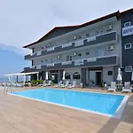 Akrothalassia 2* Leptokaryá