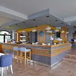 Akrothalassia Hotel 2*