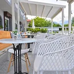 Hotel Akrothalassia 2*