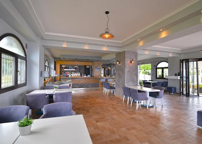 Akrothalassia 2* Leptokariá